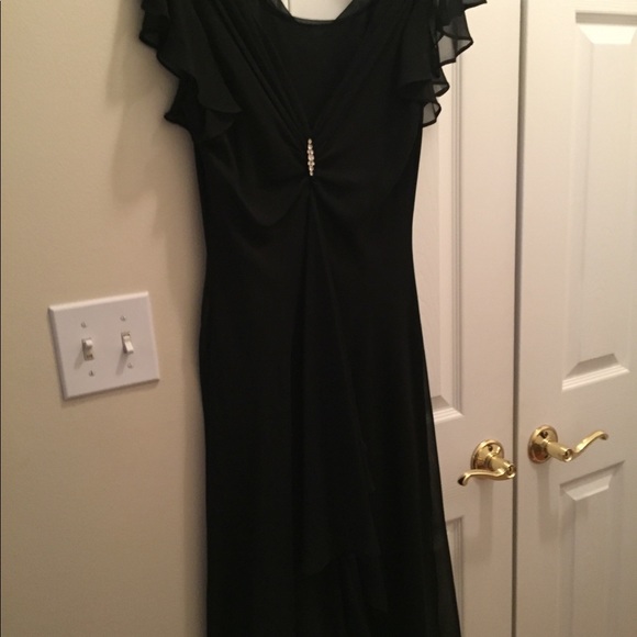 Black dress size 8 , worn once for a wedding - Picture 2 of 4